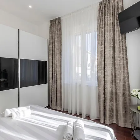 Апартаменты Villa Meri Very Central And Beautiful Apartment *