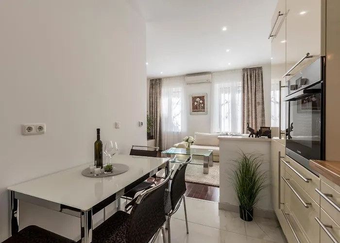 Apartment Villa Meri Very Central And Beautiful Apartment