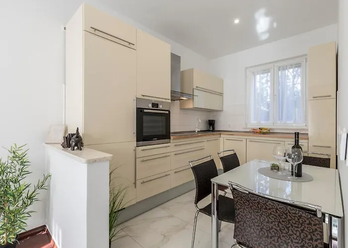 Apartment Villa Meri Very Central And Beautiful Apartment