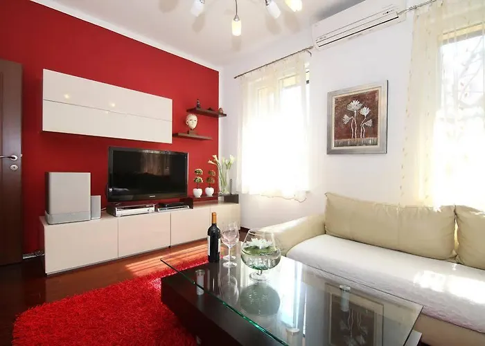 Villa Meri Very Central And Beautiful Apartment Split