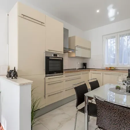 Apartament Meri Very And Beautiful