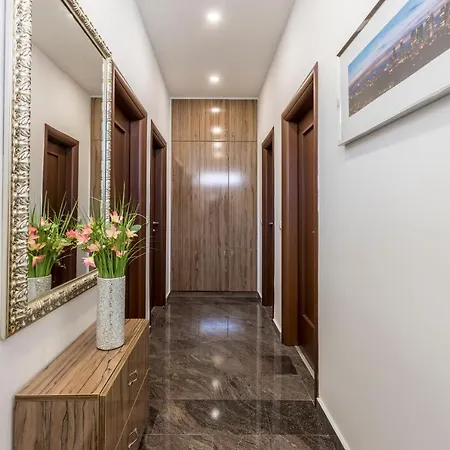 Meri Very And Beautiful Apartament *